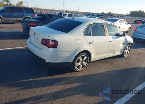 2008 Volkswagen Jetta Se z USA, uszkodzony, nr VIN 3VWRM71K98M159173